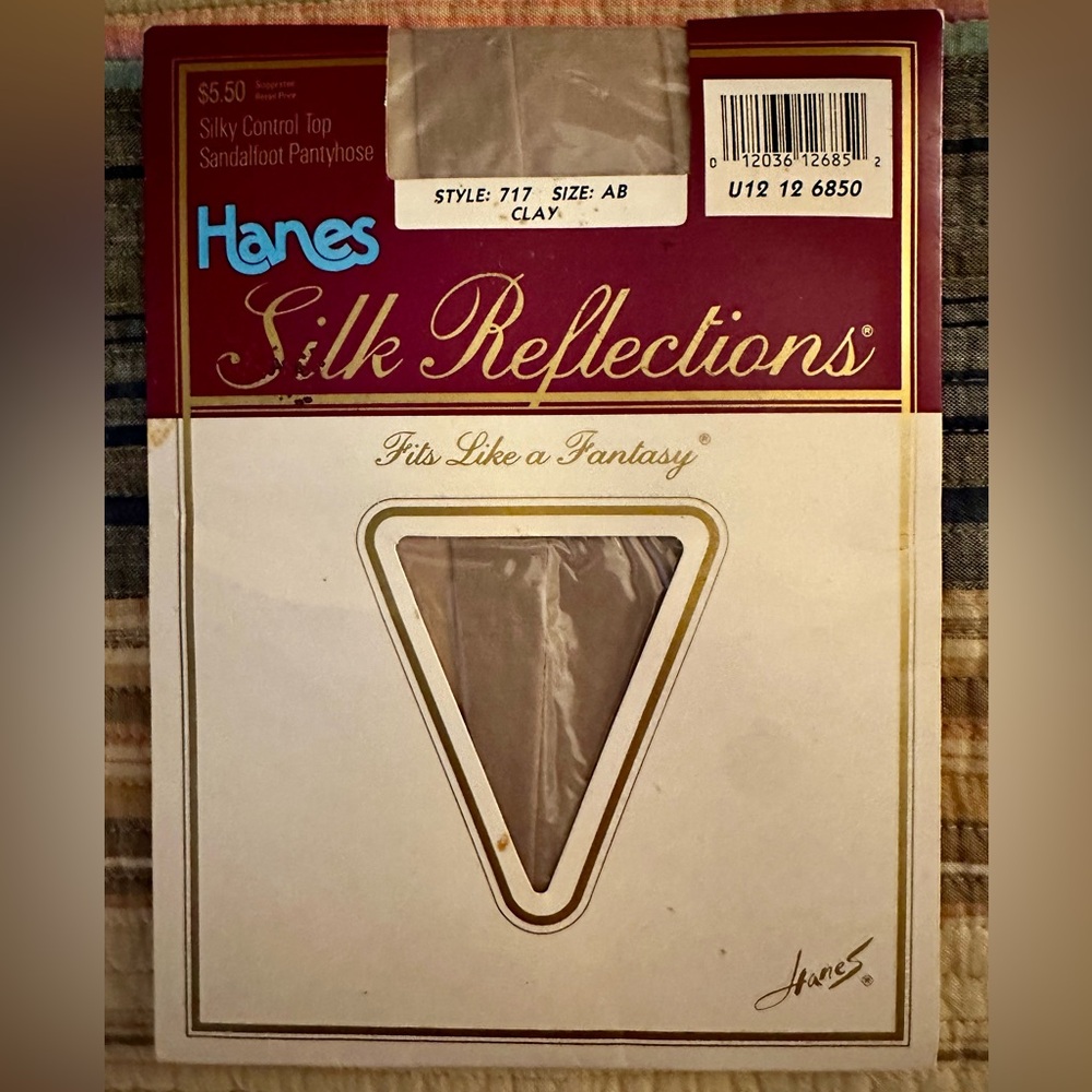 Vintage Hanes Silk Reflections Control Top Sandalfoot Pantyhose Size AB Clay NOS